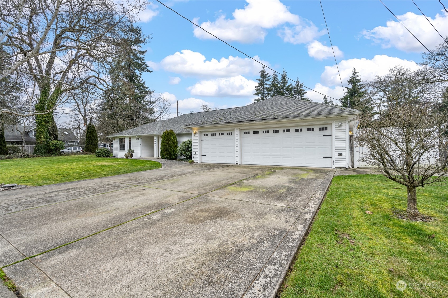 10003 Meadow Road Southwest Lakewood, WA 98499 - Photo 3 of 40