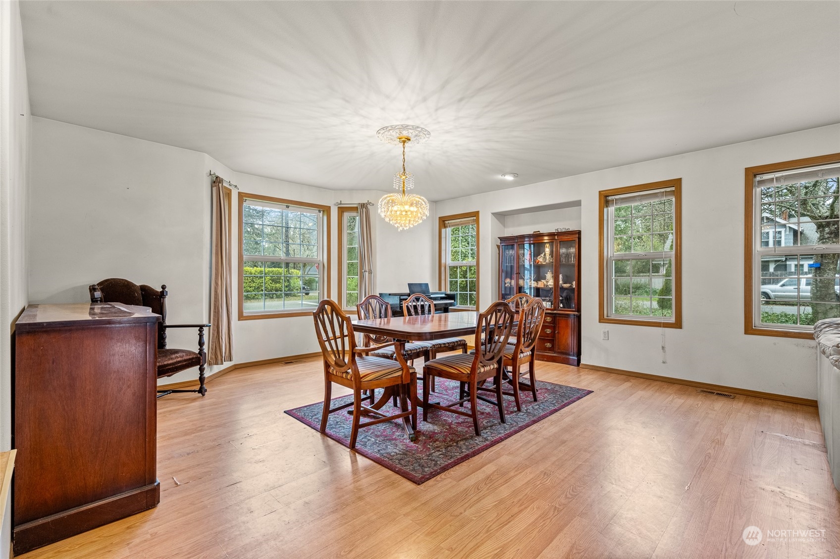 10003 Meadow Road Southwest Lakewood, WA 98499 - Photo 9 of 40