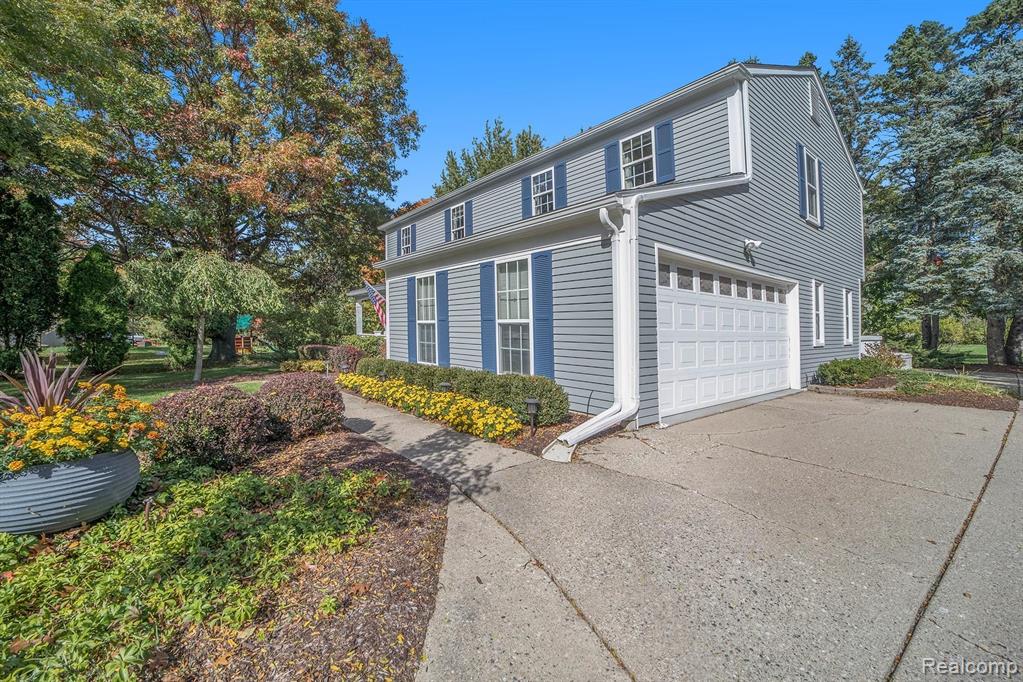 1126 Barneswood Lane Rochester Hills, MI 48306 - Photo 5 of 44