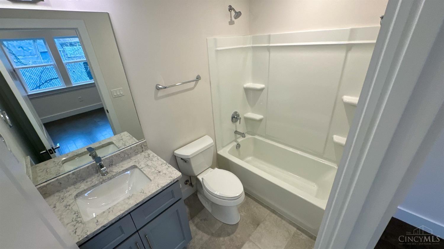 3906 Edwards Road, Unit D Cincinnati, OH 45209 - Photo 16 of 29