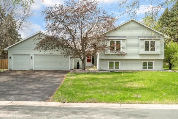 $2,795 | 9850 Laguna Circle, Eden Prairie, MN 55347