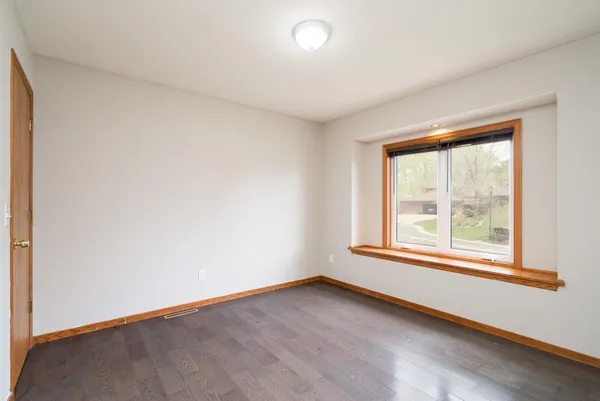 $2,795 | 9850 Laguna Circle, Eden Prairie, MN 55347