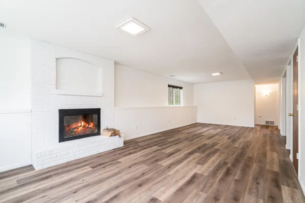 $2,795 | 9850 Laguna Circle, Eden Prairie, MN 55347