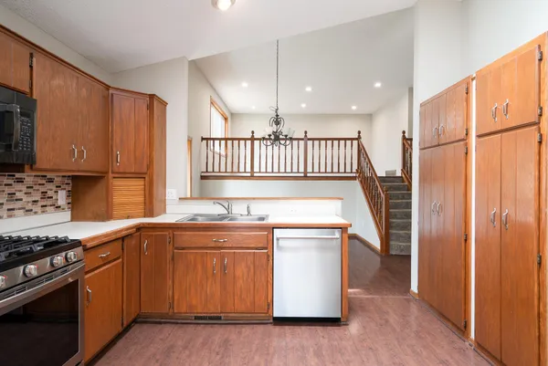 $2,795 | 9850 Laguna Circle, Eden Prairie, MN 55347