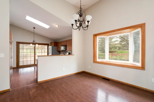 $2,795 | 9850 Laguna Circle, Eden Prairie, MN 55347