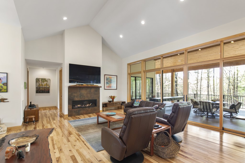 144 Lecroy Road Walhalla, SC 29691 - Photo 3 of 49