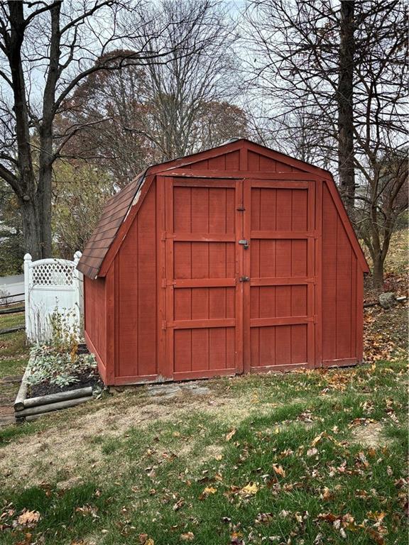 132 Marlene Road Beaver Falls, PA 15010 - Photo 25 of 25 a view of a backyard with potted plants and large tree
