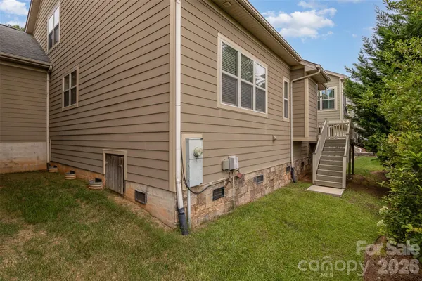 a view of backyard of house