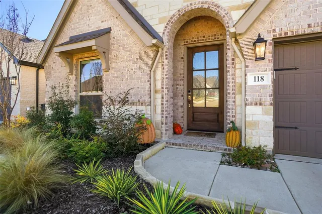 $529,900 | 118 Alamito Road, Rhome, TX 76078