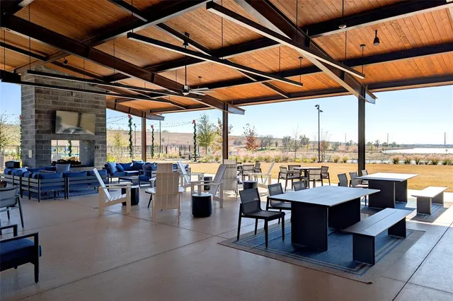 $529,900 | 118 Alamito Road, Rhome, TX 76078