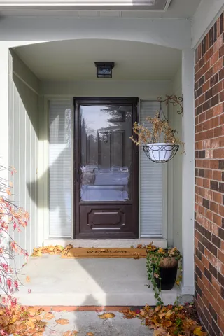 $420,000 | 5592 North Adams Way, Bloomfield Hills, MI 48302