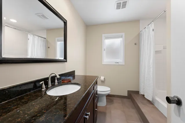 $420,000 | 5592 North Adams Way, Bloomfield Hills, MI 48302