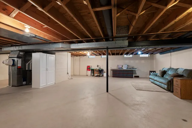 $420,000 | 5592 North Adams Way, Bloomfield Hills, MI 48302