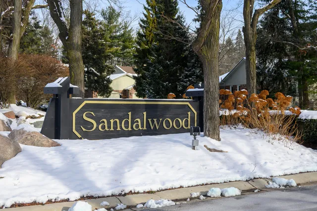 $420,000 | 5592 North Adams Way, Bloomfield Hills, MI 48302