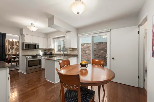 $420,000 | 5592 North Adams Way, Bloomfield Hills, MI 48302