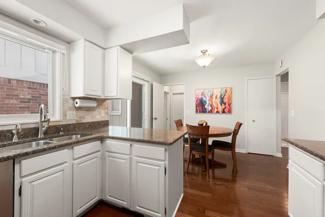 $420,000 | 5592 North Adams Way, Bloomfield Hills, MI 48302