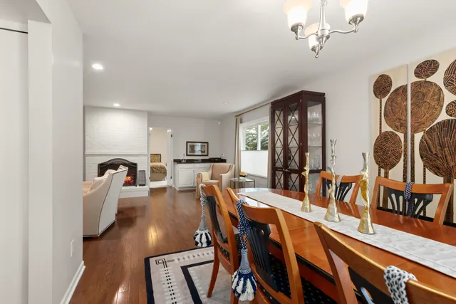 $420,000 | 5592 North Adams Way, Bloomfield Hills, MI 48302