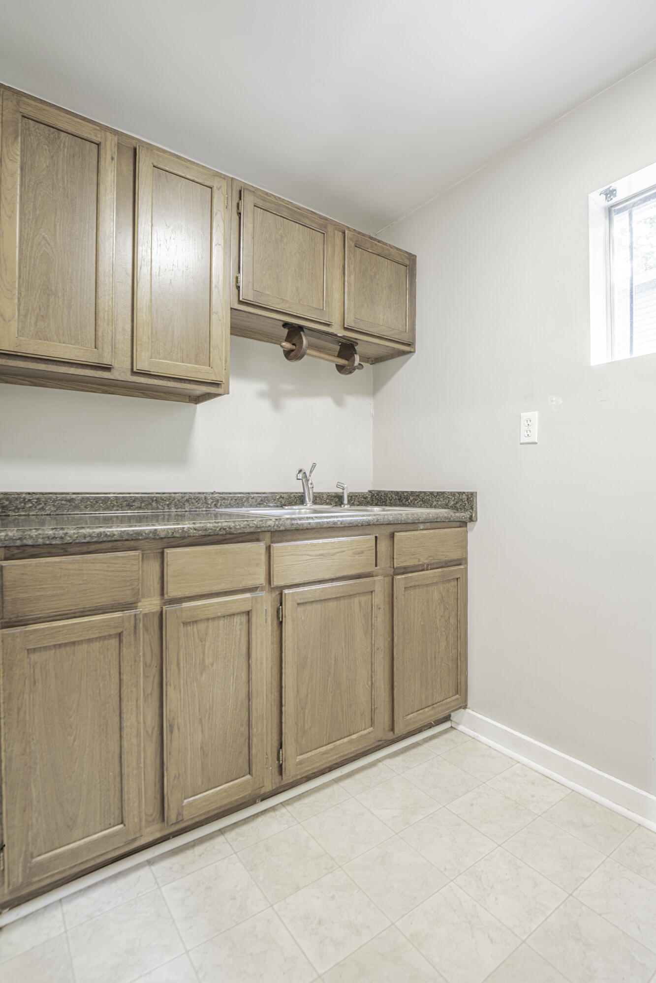 307 West Crest Road Rossville, GA 30741 - Photo 3 of 18 KHP04