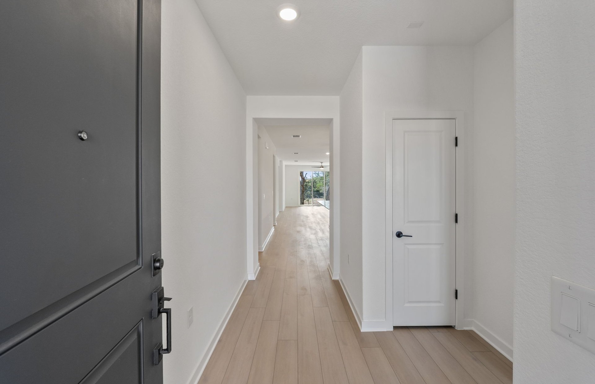 120 Adlai Avenue Georgetown, TX 78633 - Photo 4 of 33