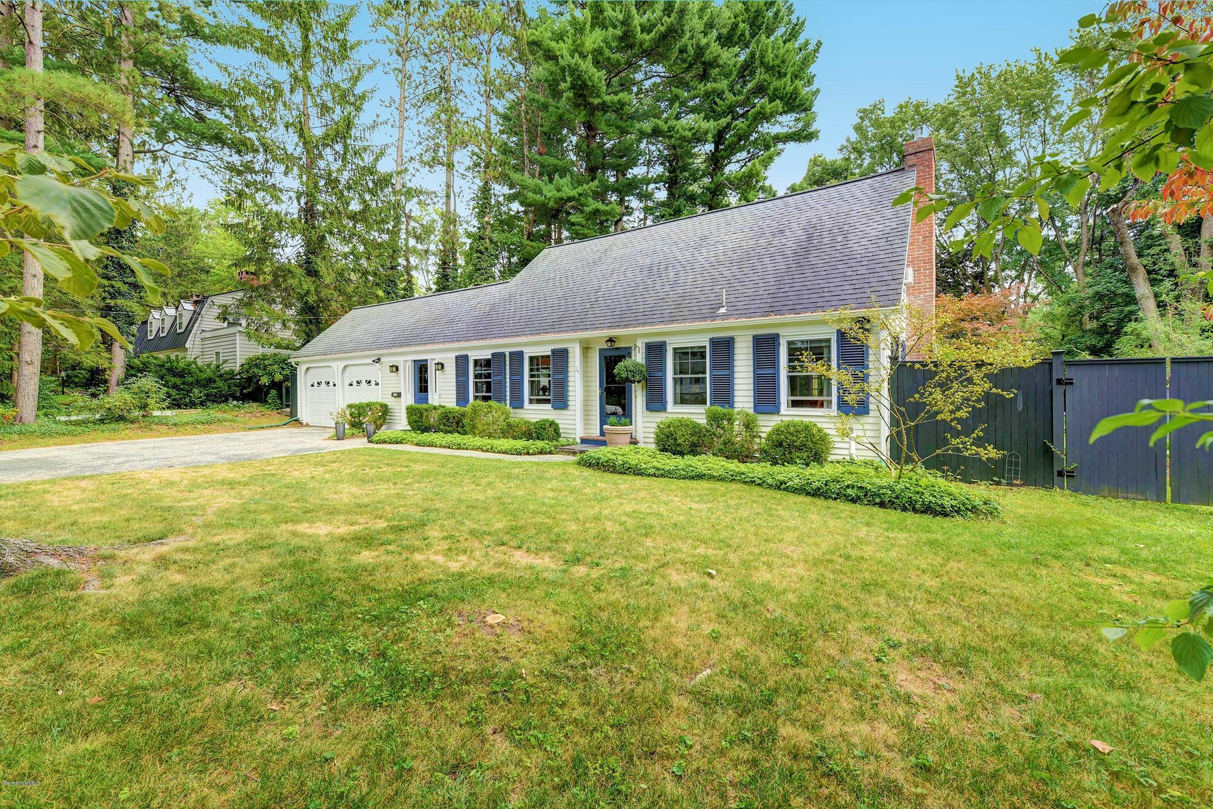 241 Holmes Road Pittsfield, MA 01201 - Photo 2 of 29 594