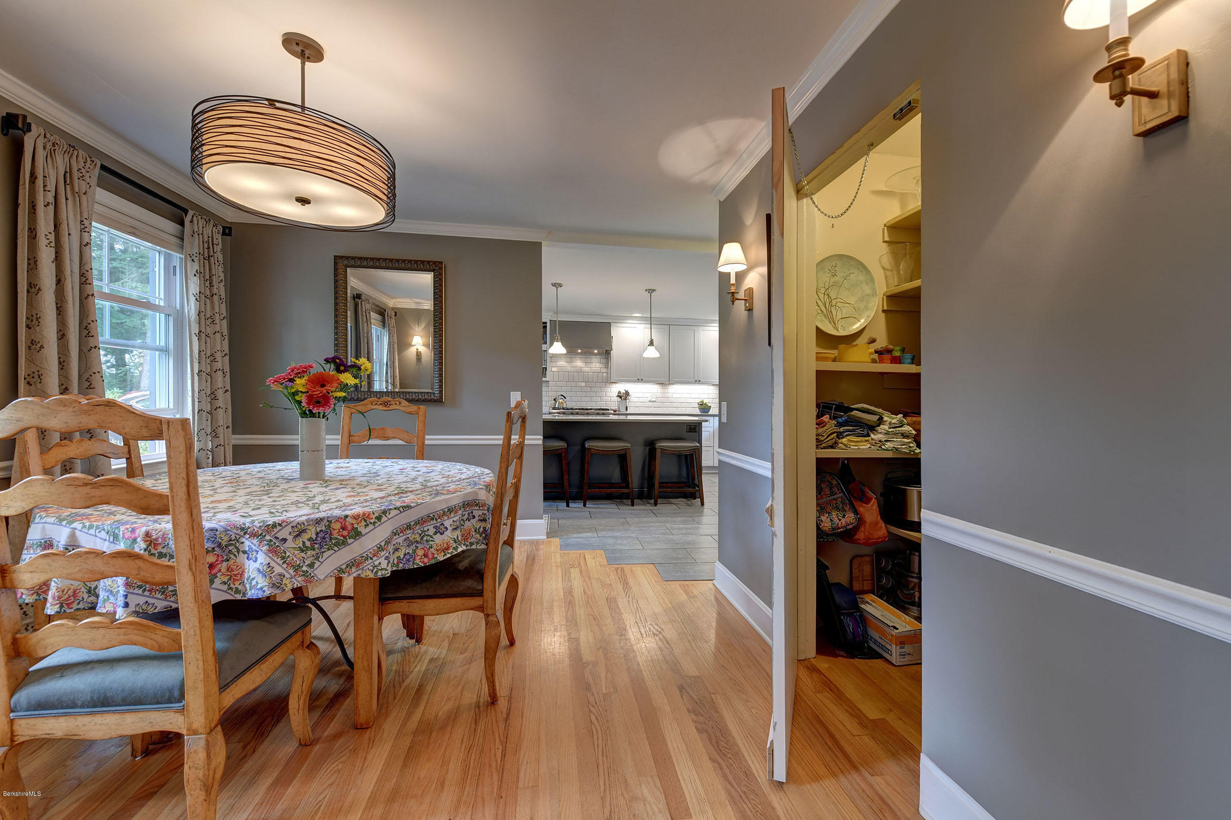 241 Holmes Road Pittsfield, MA 01201 - Photo 11 of 29 623