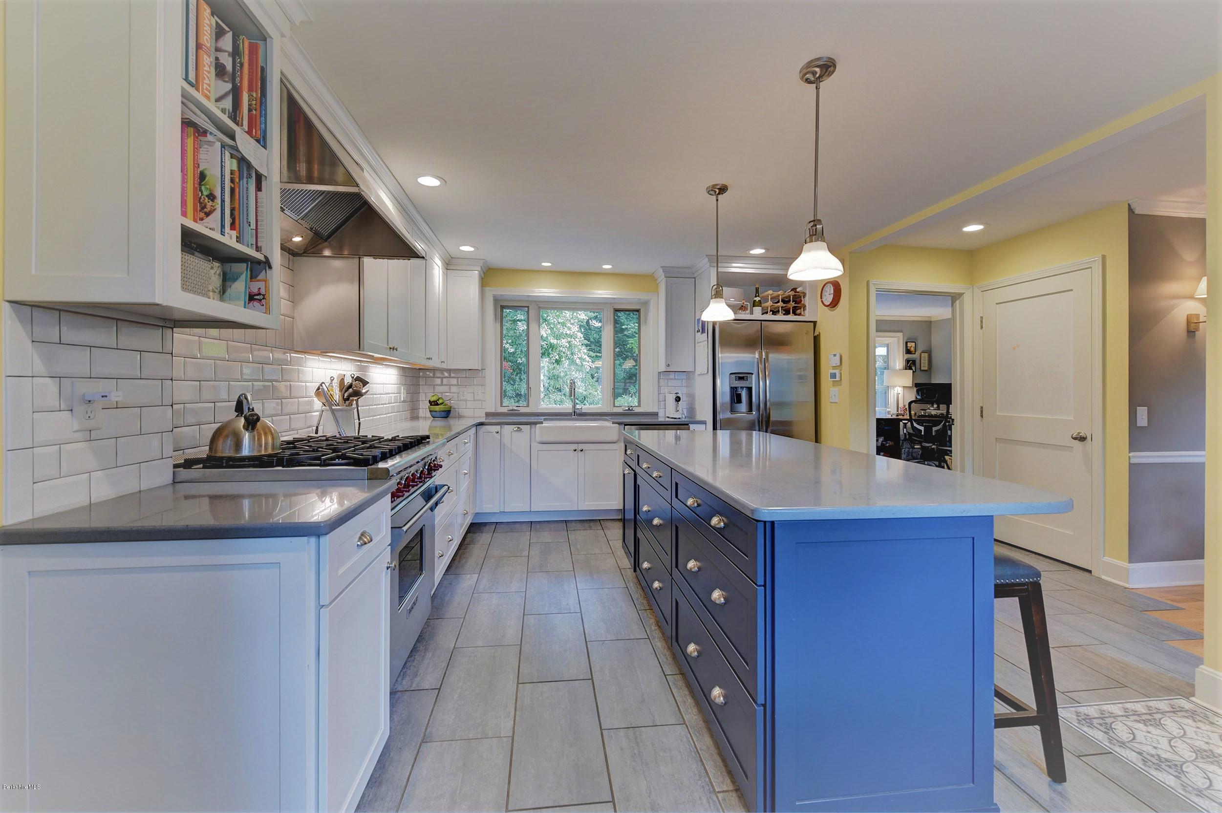 241 Holmes Road Pittsfield, MA 01201 - Photo 12 of 29 602