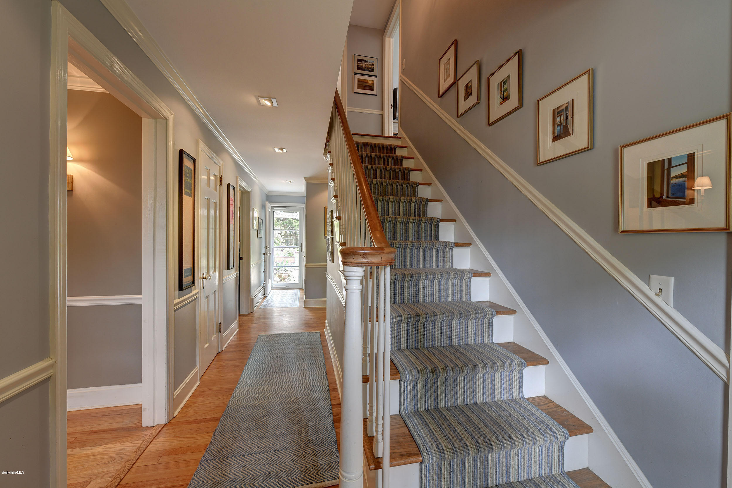 241 Holmes Road Pittsfield, MA 01201 - Photo 18 of 29 617
