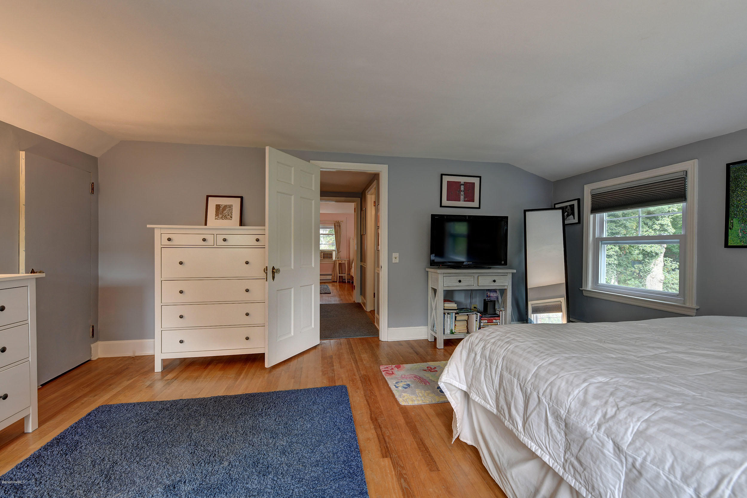 241 Holmes Road Pittsfield, MA 01201 - Photo 20 of 29 619