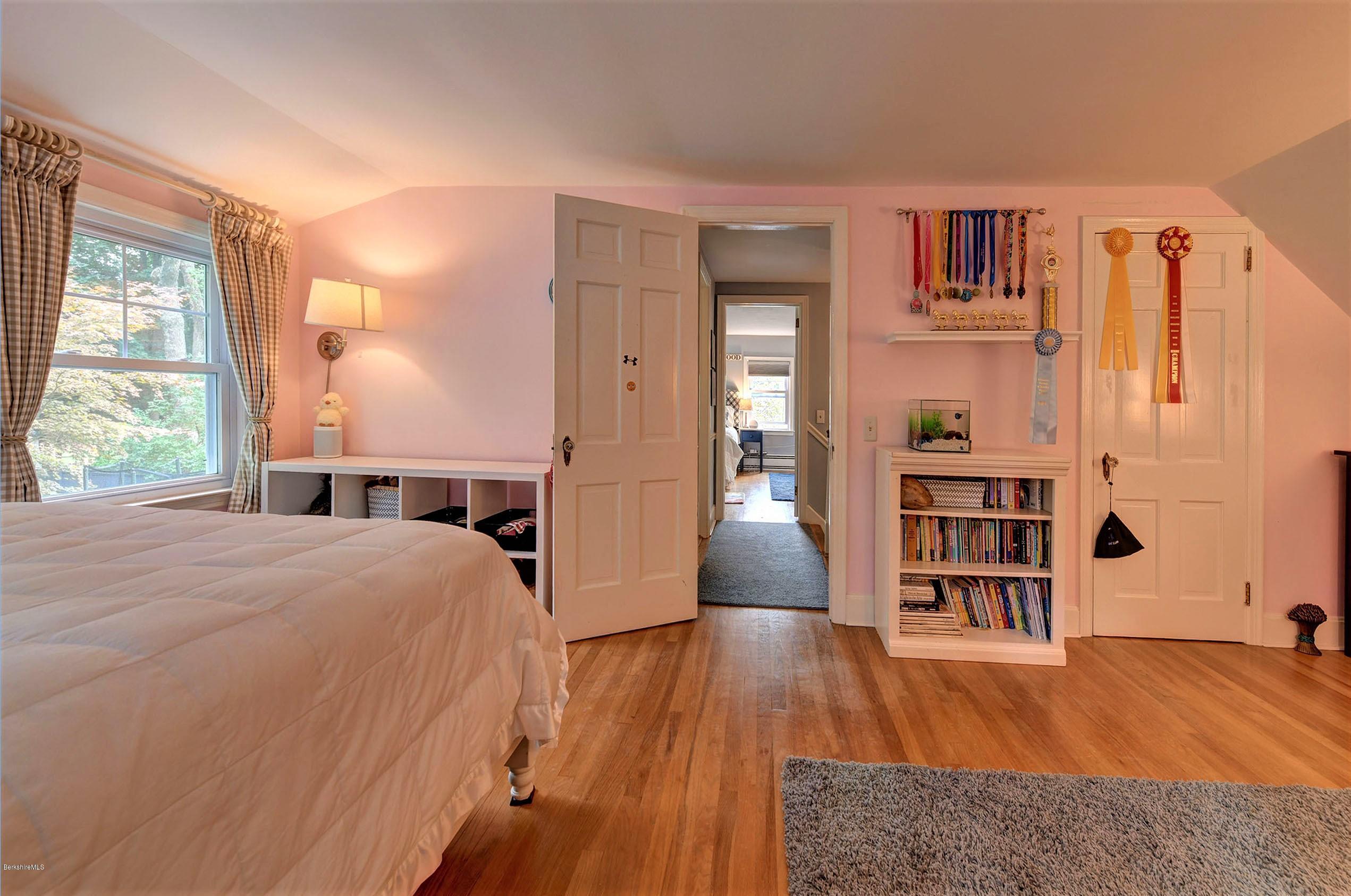 241 Holmes Road Pittsfield, MA 01201 - Photo 22 of 29 622