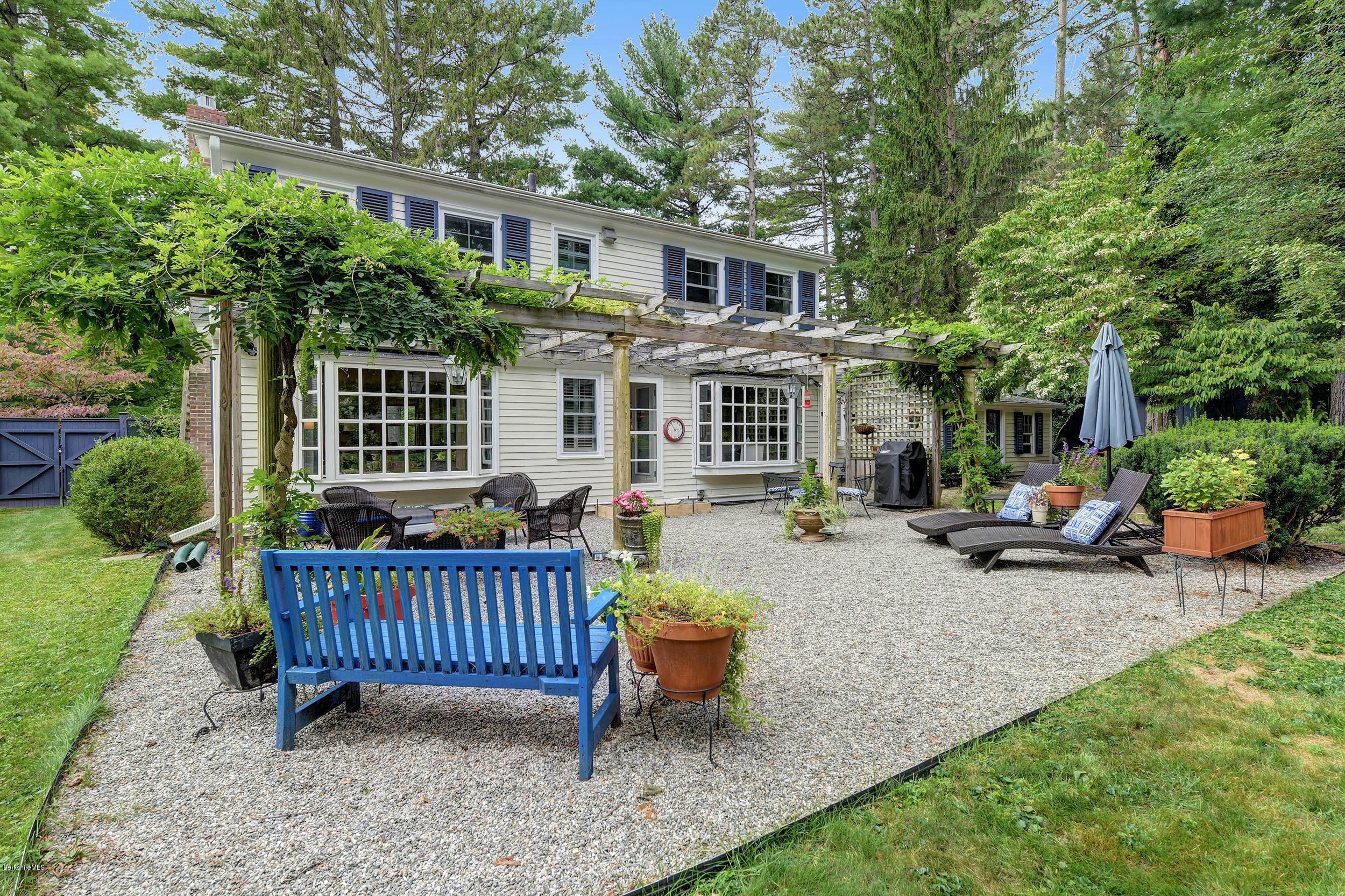 241 Holmes Road Pittsfield, MA 01201 - Photo 25 of 29 596