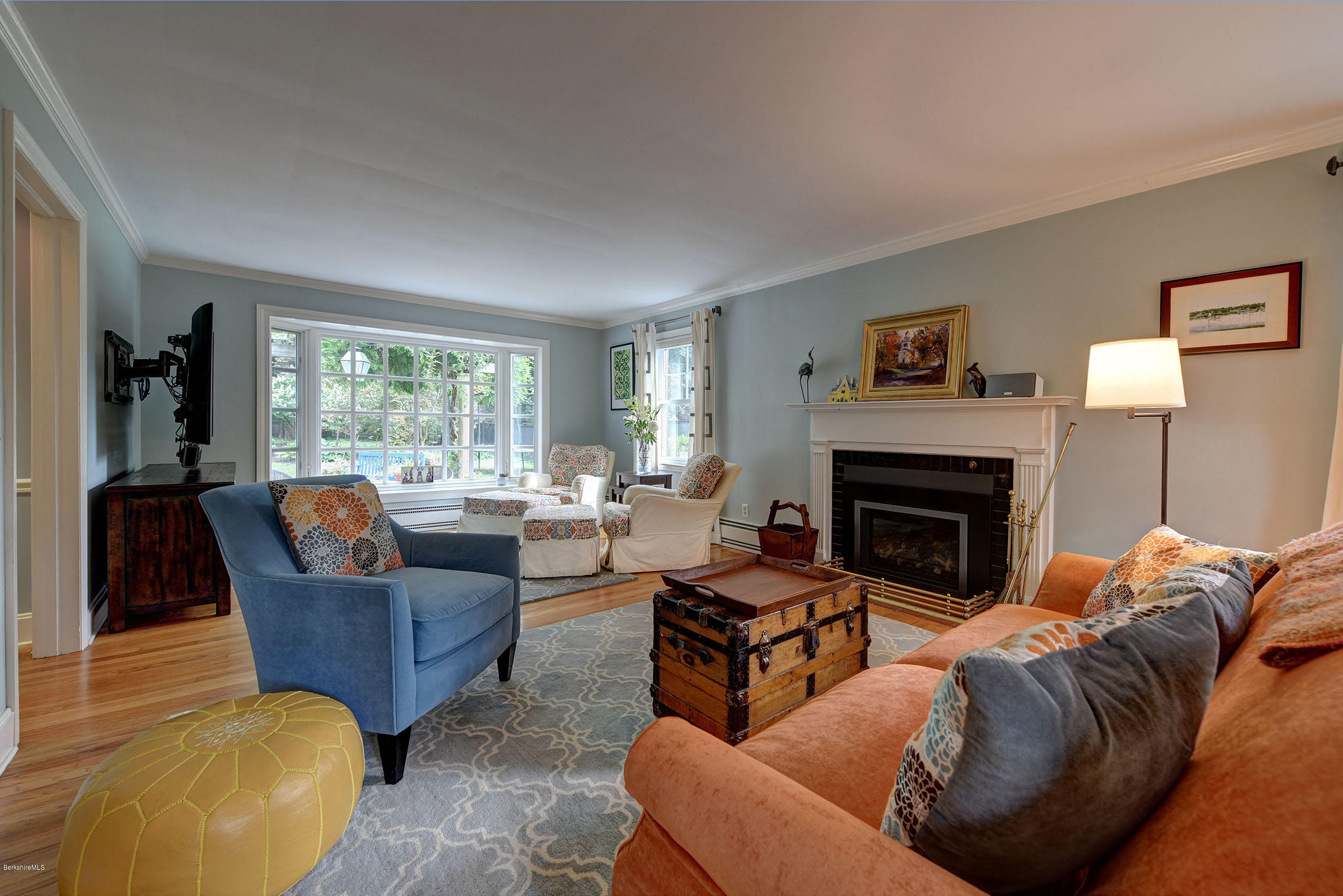 241 Holmes Road Pittsfield, MA 01201 - Photo 5 of 29 612