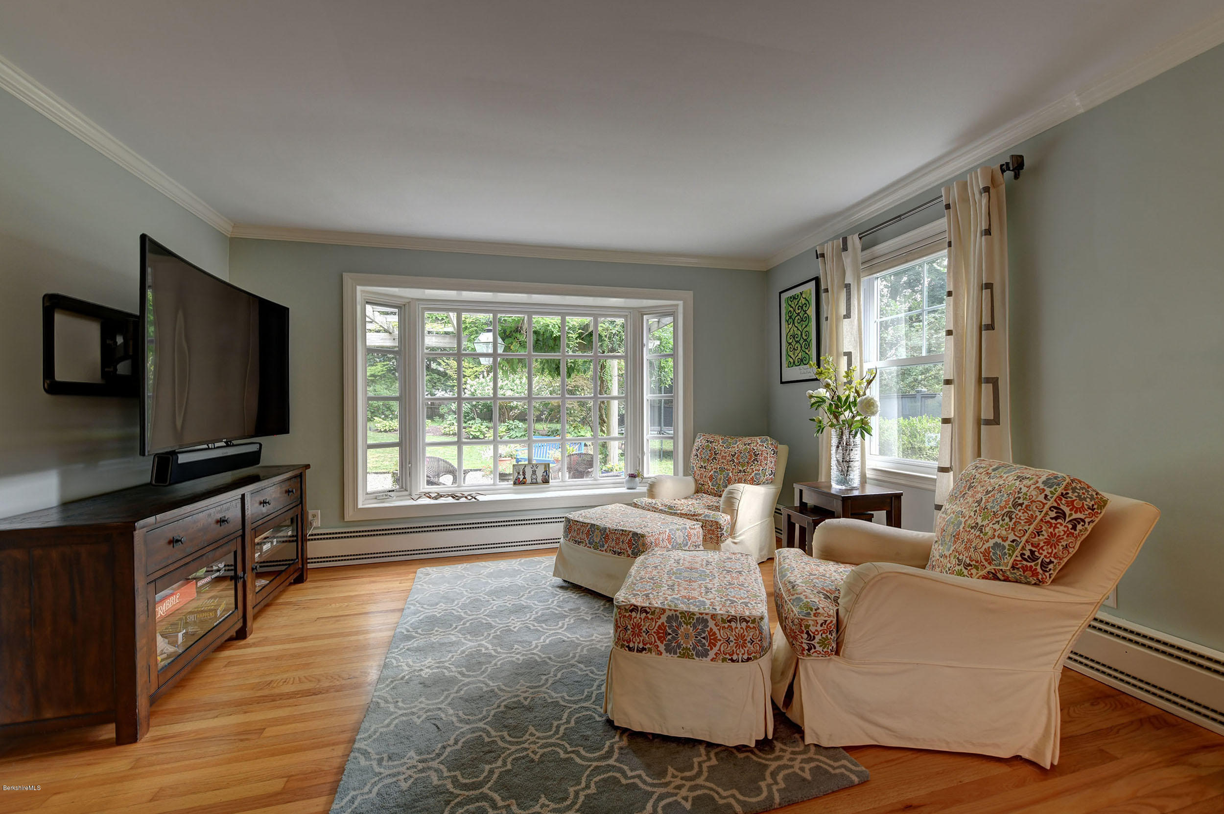 241 Holmes Road Pittsfield, MA 01201 - Photo 6 of 29 610