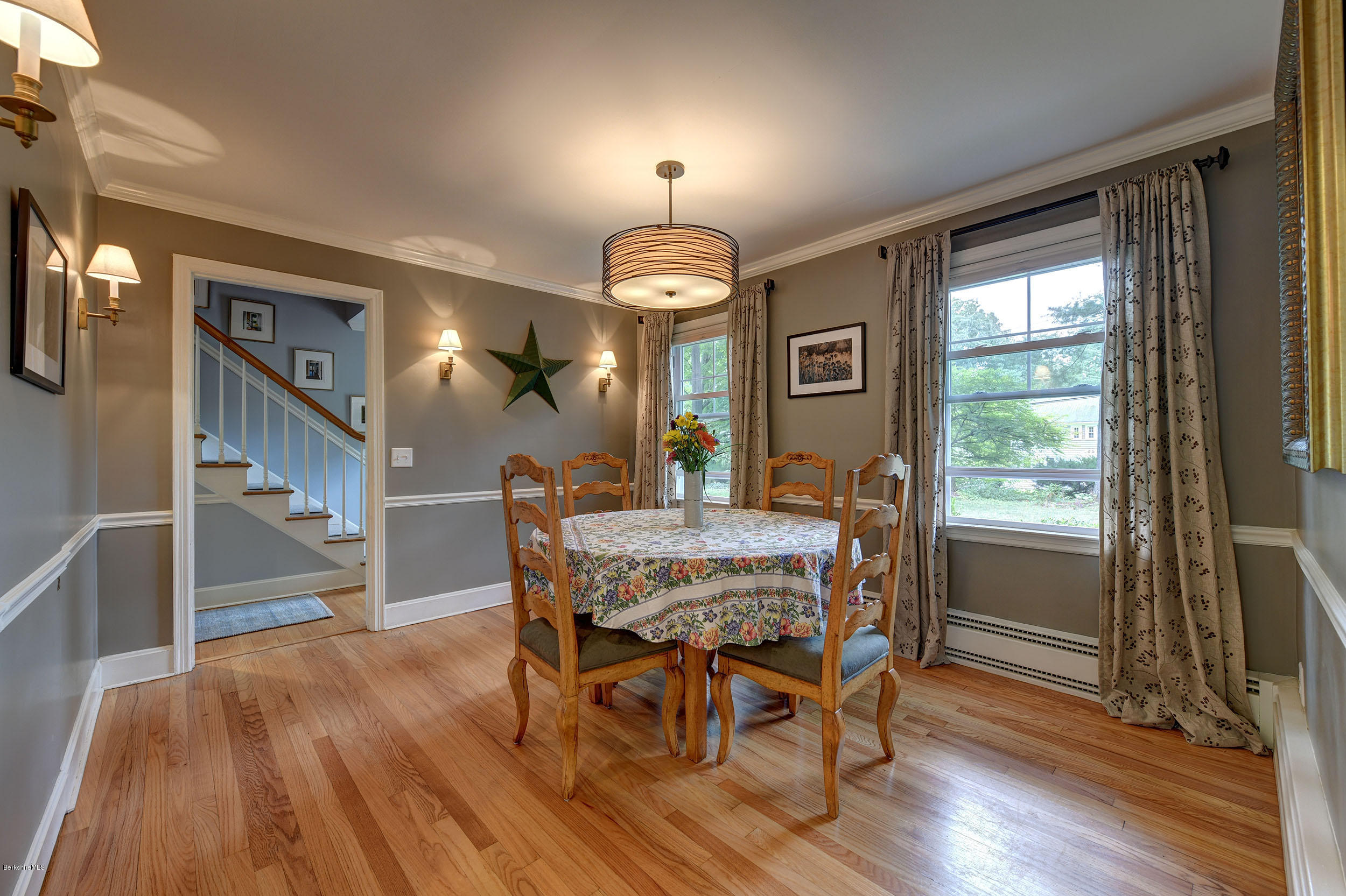 241 Holmes Road Pittsfield, MA 01201 - Photo 10 of 29 606