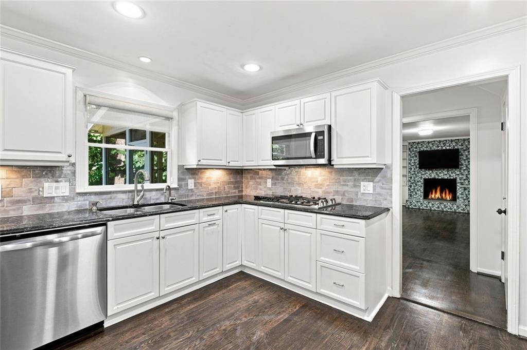 4622 Kings Down Road Atlanta, GA 30338 - Photo 14 of 52 Gallery Image 14
