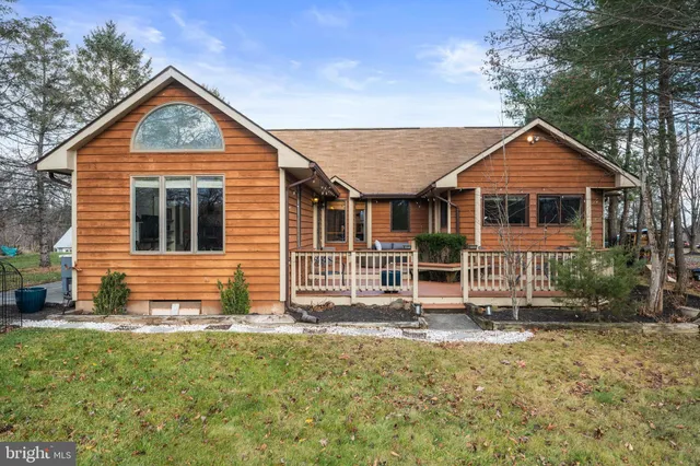 $349,900 | 323 Masters Drive, Cross Junction, VA 22625