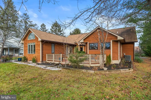 $349,900 | 323 Masters Drive, Cross Junction, VA 22625