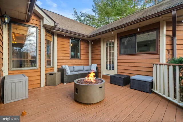 $349,900 | 323 Masters Drive, Cross Junction, VA 22625