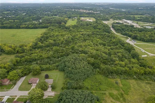 $450,000 | 9721 Elm Avenue, Kansas City, MO 64134