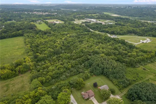 $450,000 | 9721 Elm Avenue, Kansas City, MO 64134