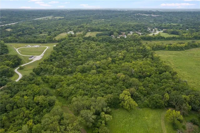 $450,000 | 9721 Elm Avenue, Kansas City, MO 64134