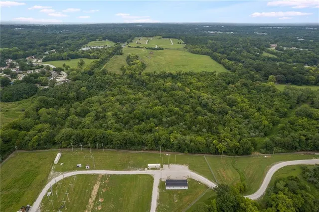 $450,000 | 9721 Elm Avenue, Kansas City, MO 64134