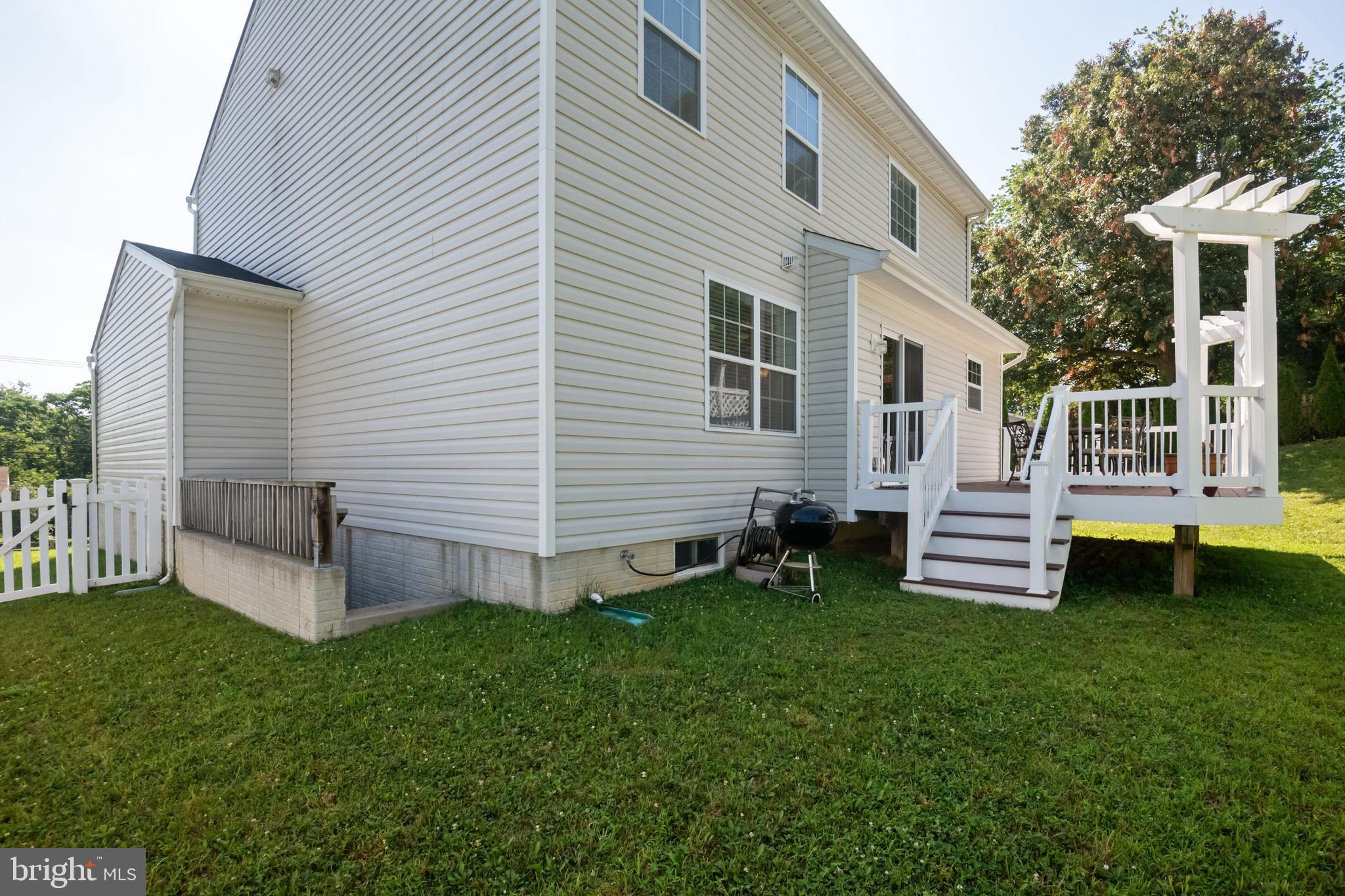 6016 Hanover Road Elkridge, MD 21075 - Photo 40 of 45 Fenced Yard