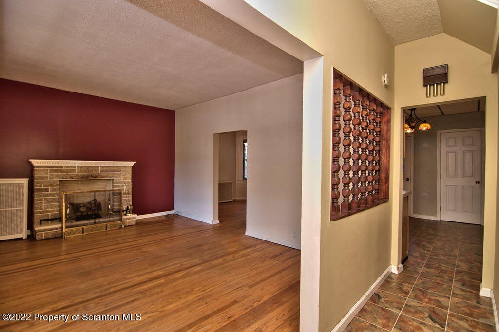 1104 Green Ridge Street Scranton, PA 18509 - Photo 3 of 15 Gallery Image 3