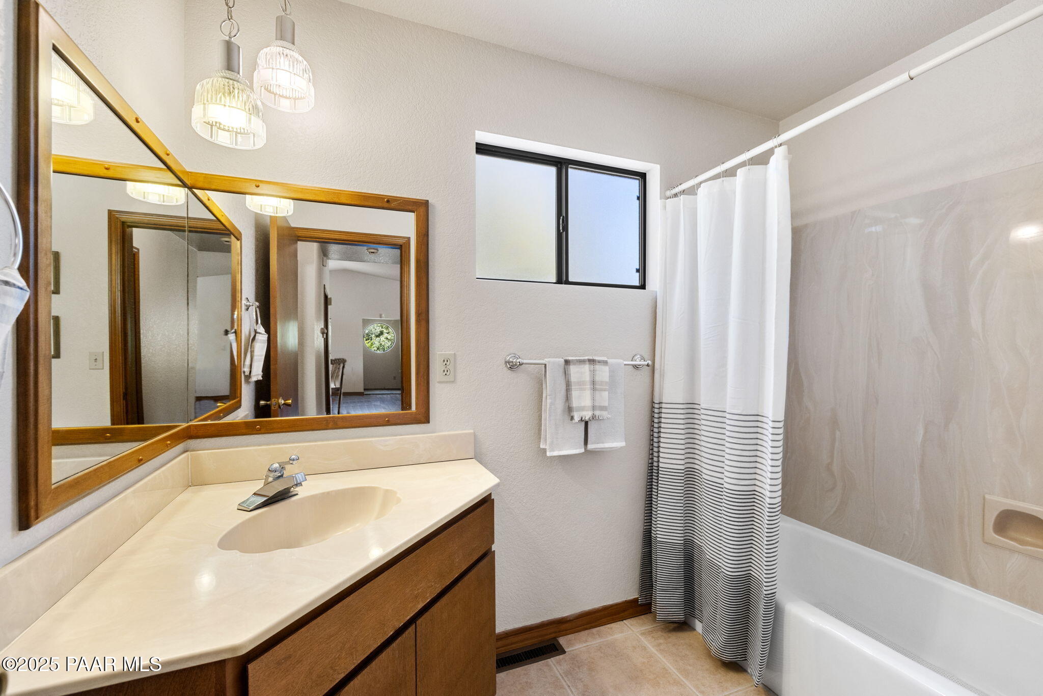 2130 Thumb Butte Road Prescott, AZ 86305 - Photo 24 of 41 26-Bathroom 2