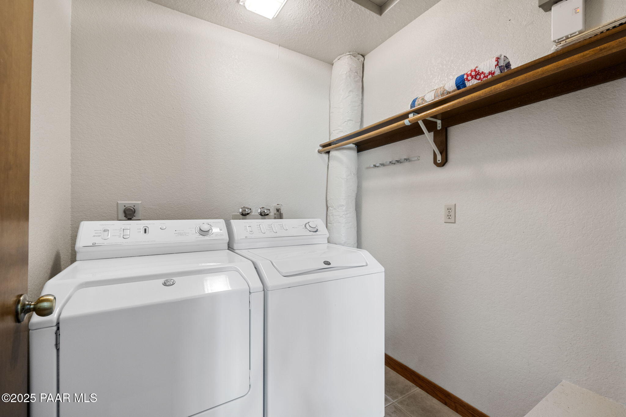 2130 Thumb Butte Road Prescott, AZ 86305 - Photo 25 of 41 28-Laundry
