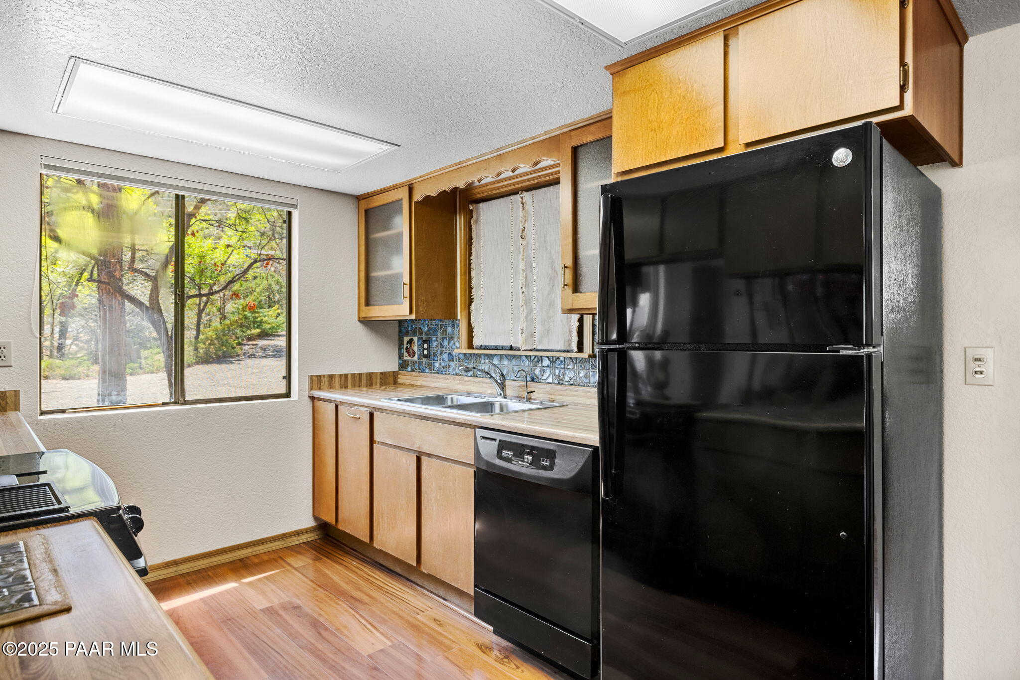 2130 Thumb Butte Road Prescott, AZ 86305 - Photo 10 of 41 13-Kitchen (2)