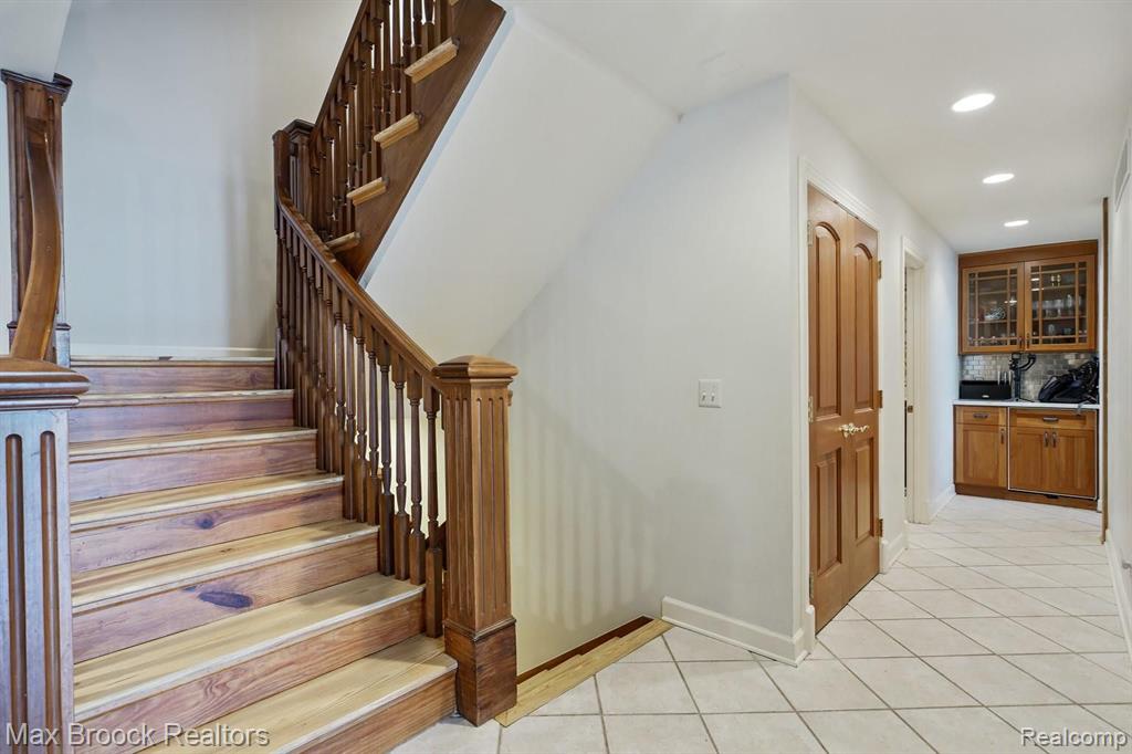 4601 Dow Ridge Road West Bloomfield, MI 48324 - Photo 25 of 44