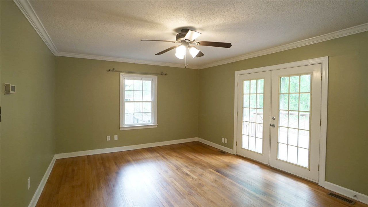 7621 Valview Street Raleigh, NC 27613 - Photo 10 of 22 Family Room