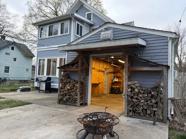 $189,900 | 1222 East Porter Street, Albion, MI 49224