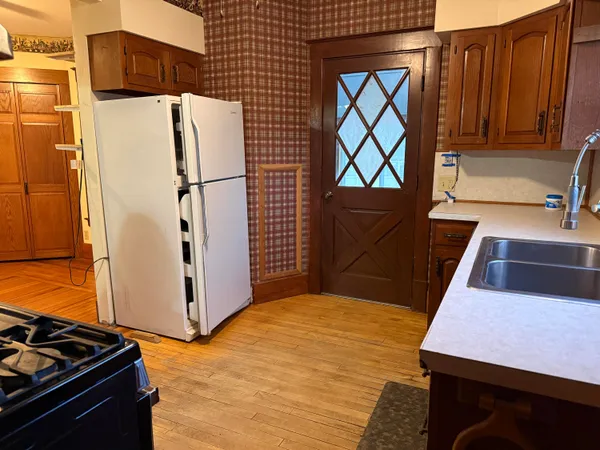 $189,900 | 1222 East Porter Street, Albion, MI 49224